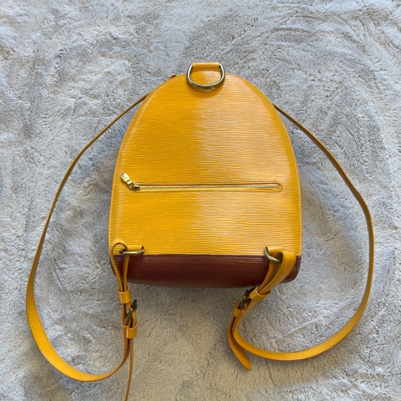 Authentic Louis Vuitton Mabillon Backpack Epi Leather - Picture 3 of 10